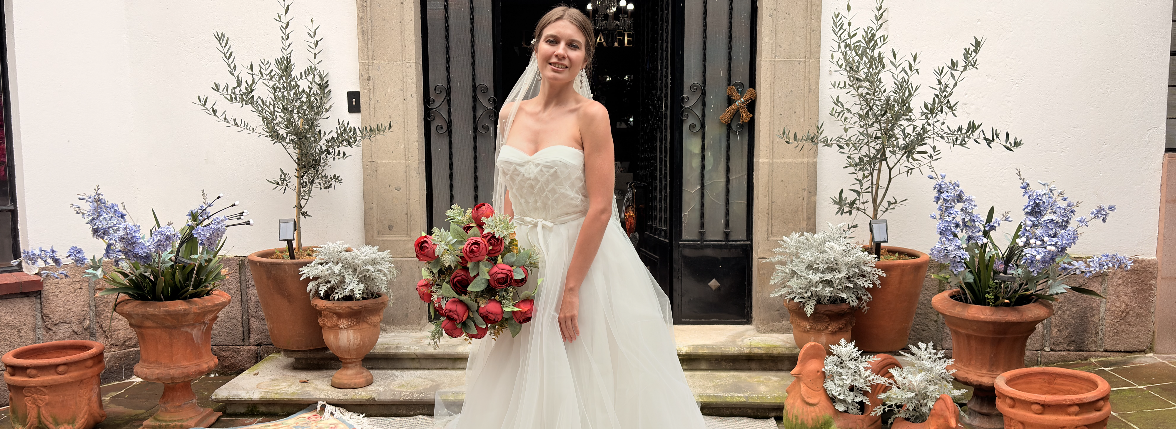 ¿QUÉ INCLUYE REALMENTE EL PRECIO DE UN VESTIDO DE NOVIA A LA MEDIDA?