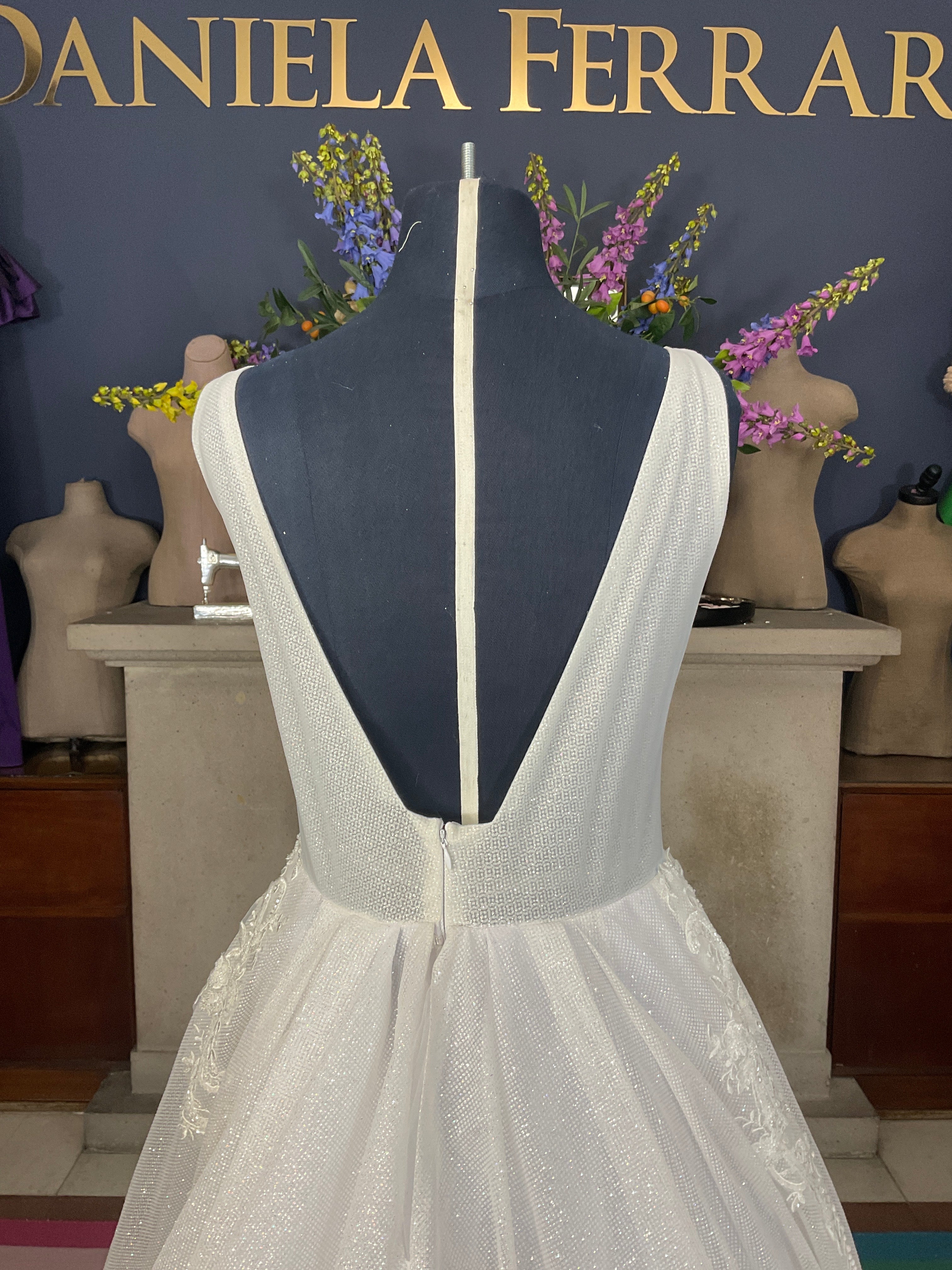 Amellie Cerrado Vestido de Novia