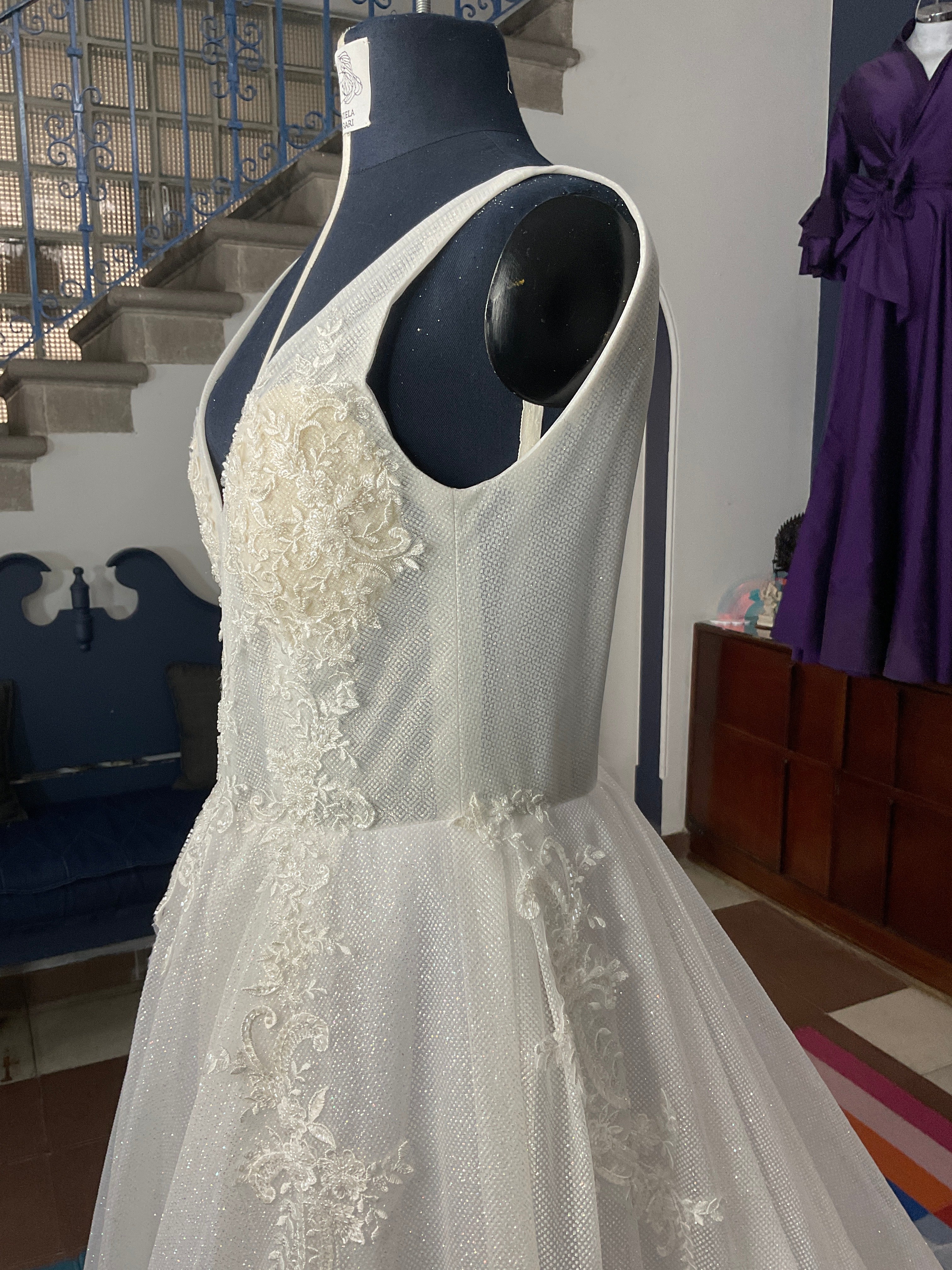 Amellie Cerrado Vestido de Novia