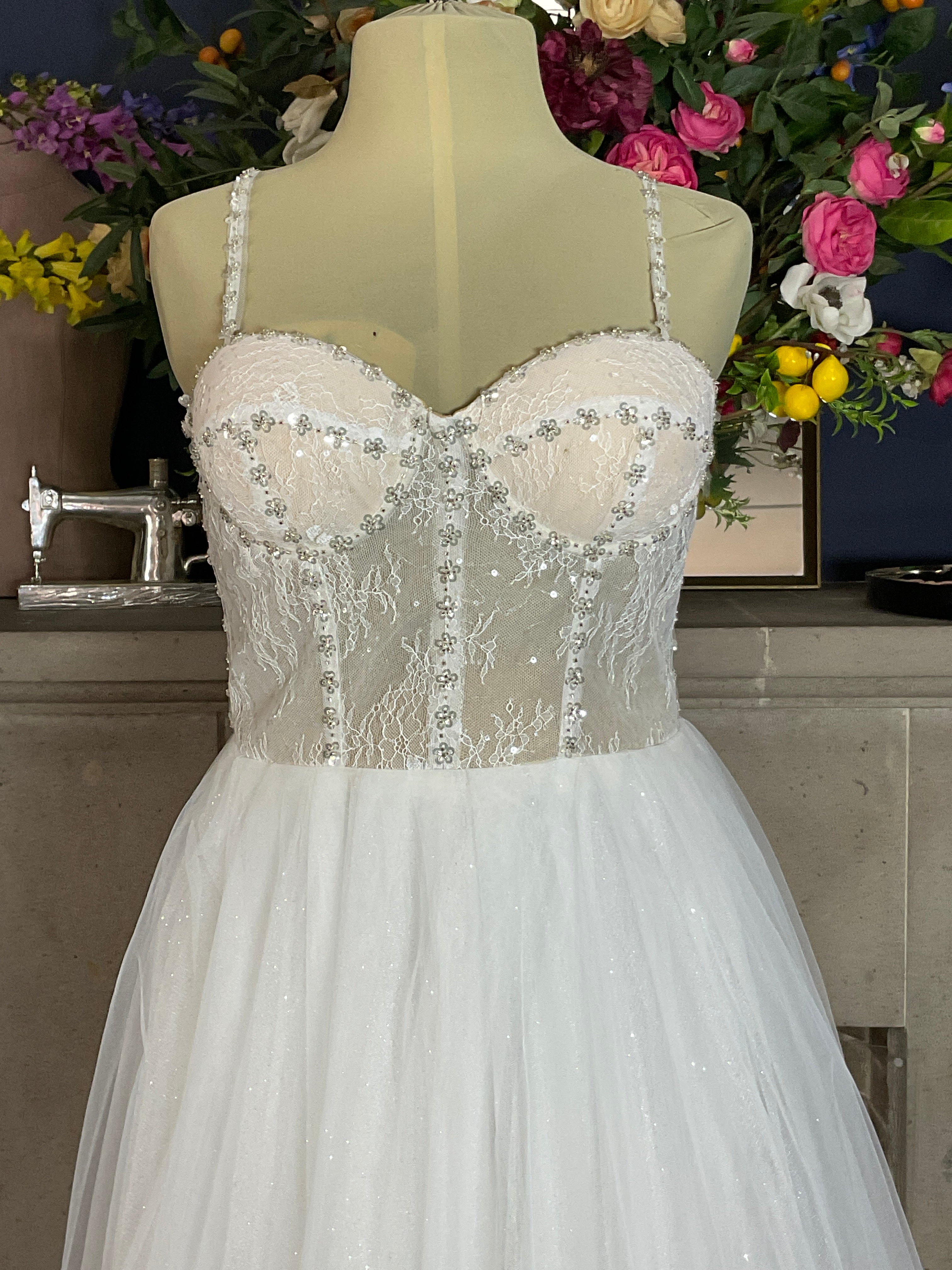 1 Vestido de novia AELIA CONSTELLÉ