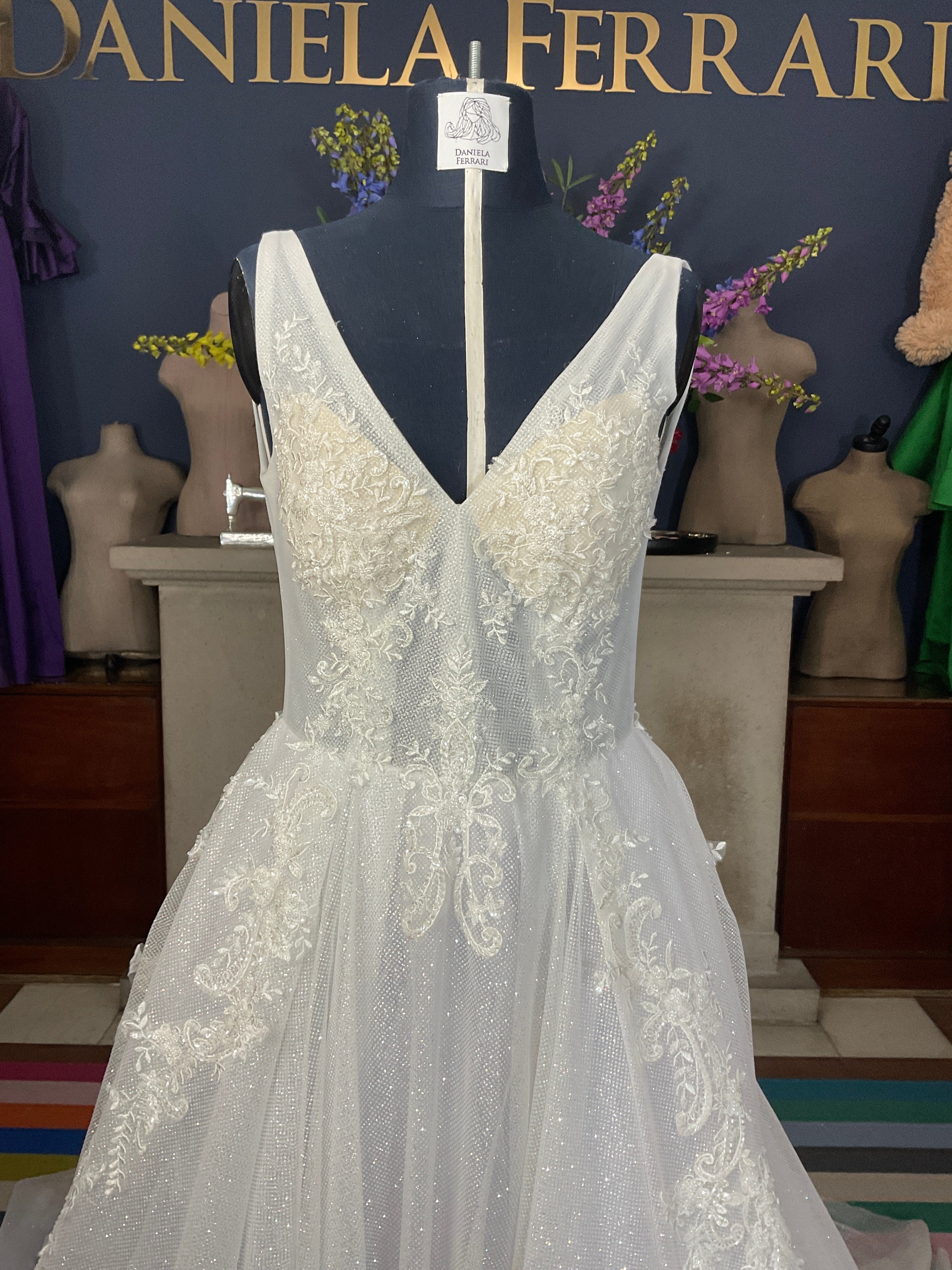 Amellie Cerrado Vestido de Novia