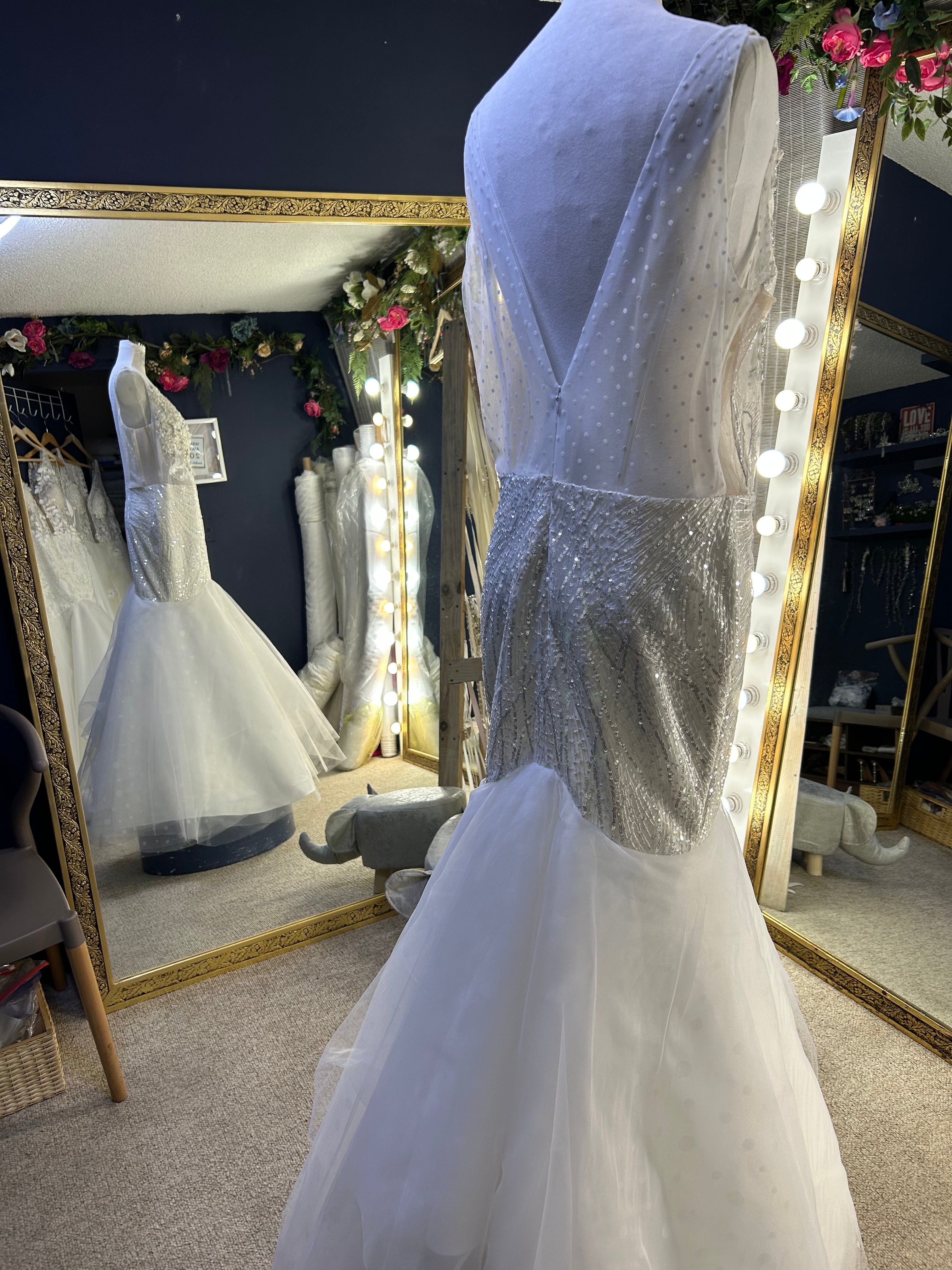 Cammellia vestido de novia