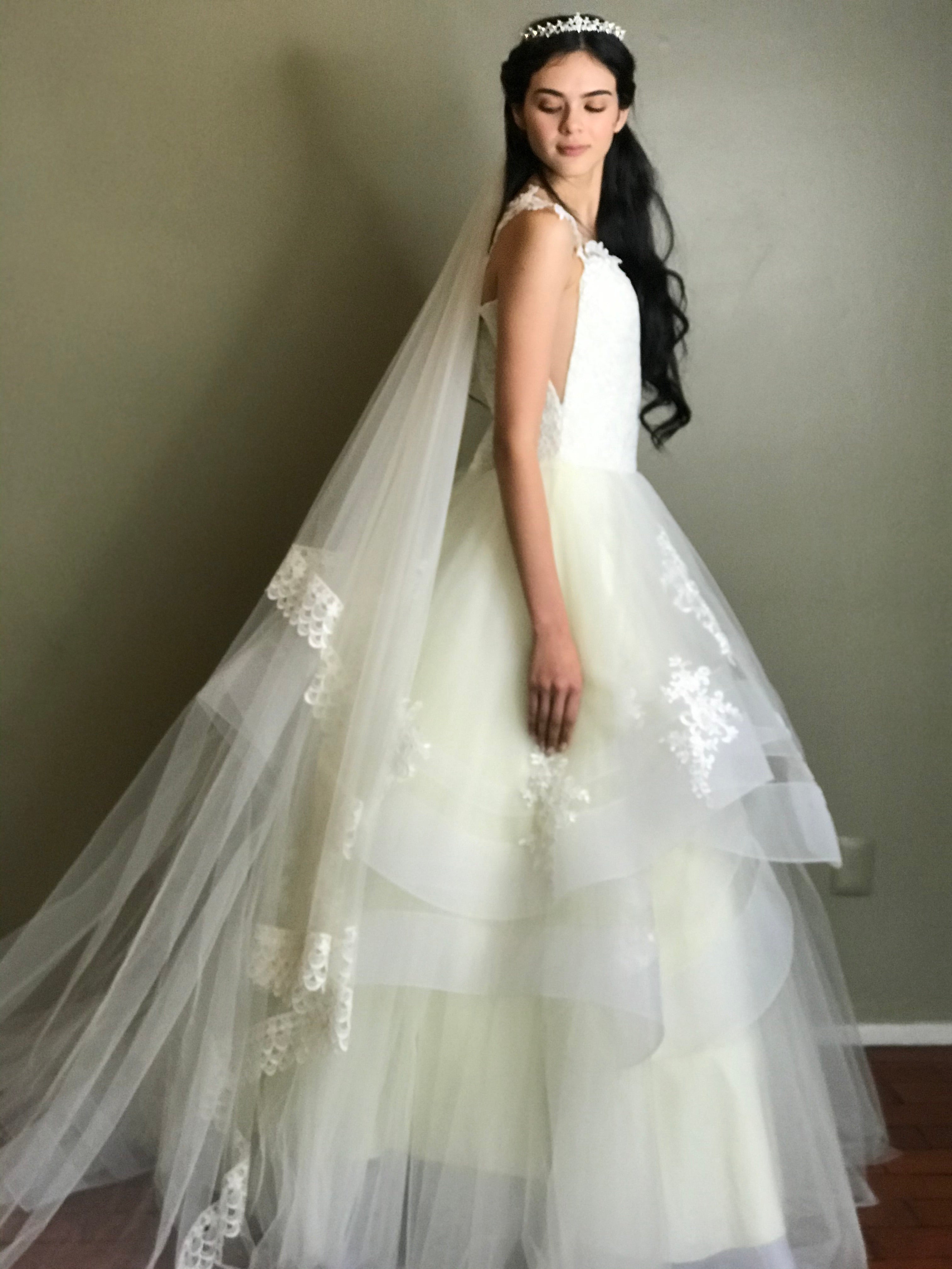 Velo orilla guipiure florecitas en onda