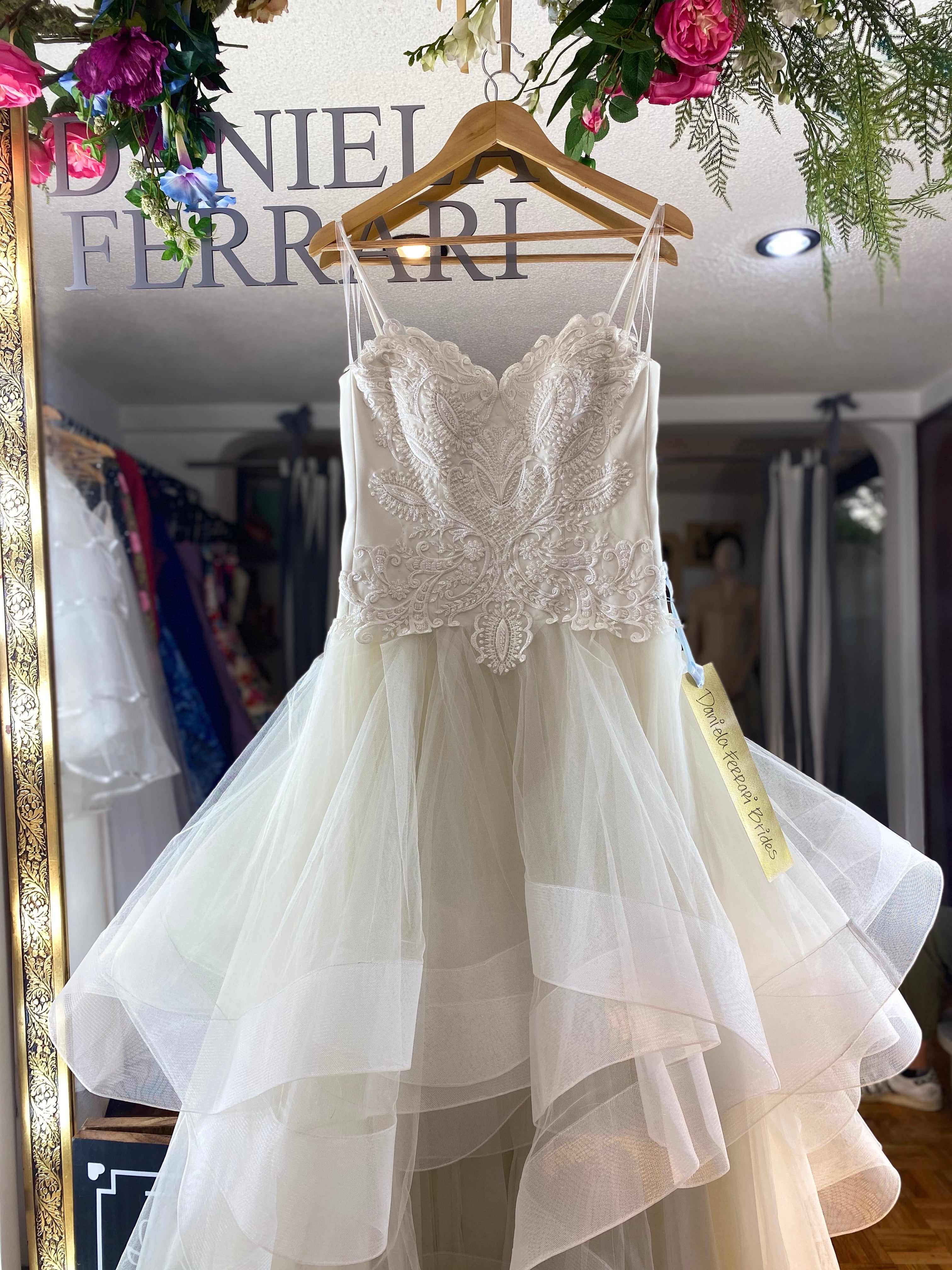 Dionysia vestido de novia