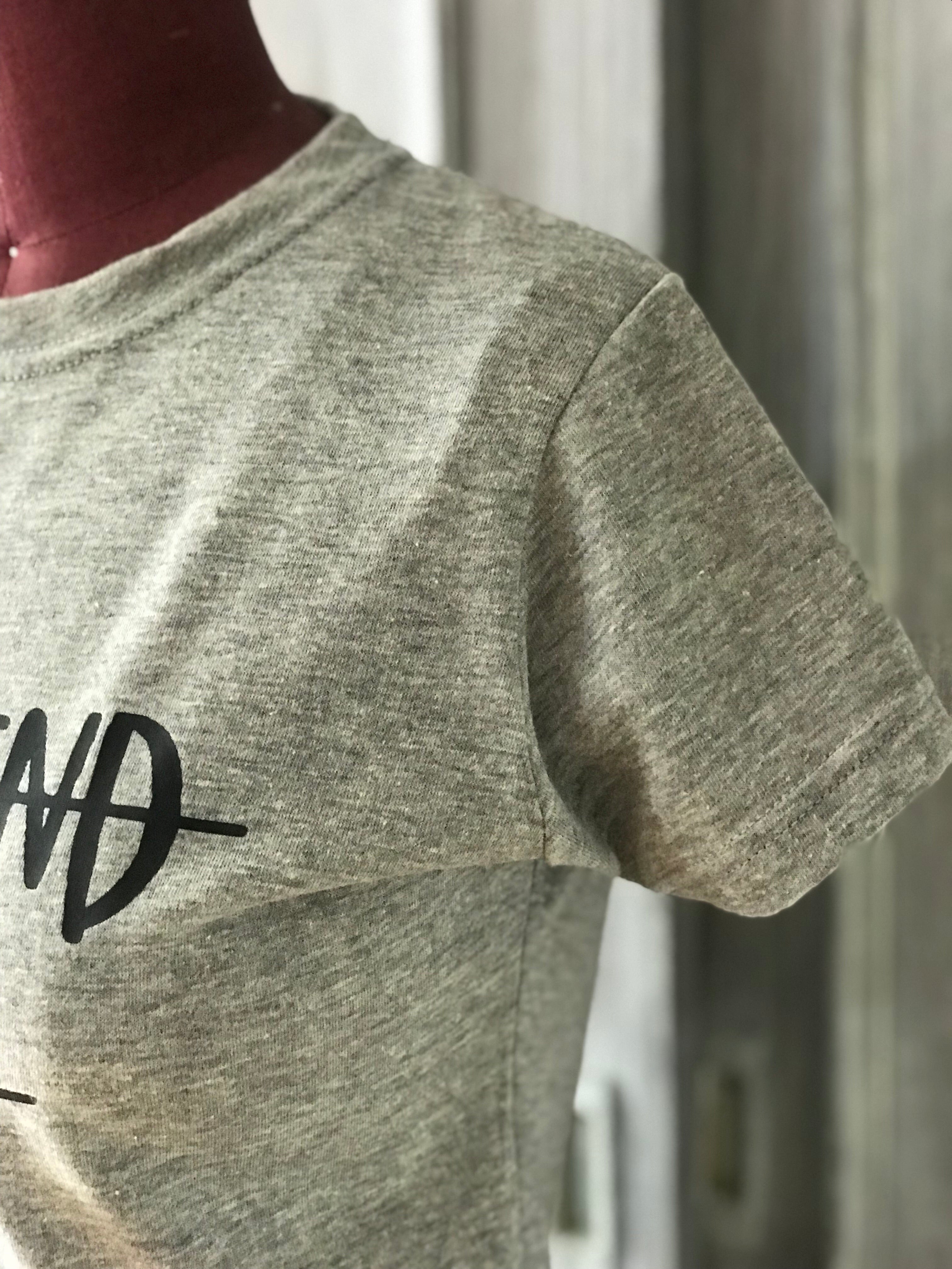 And now Fiancée T-shirt light gray