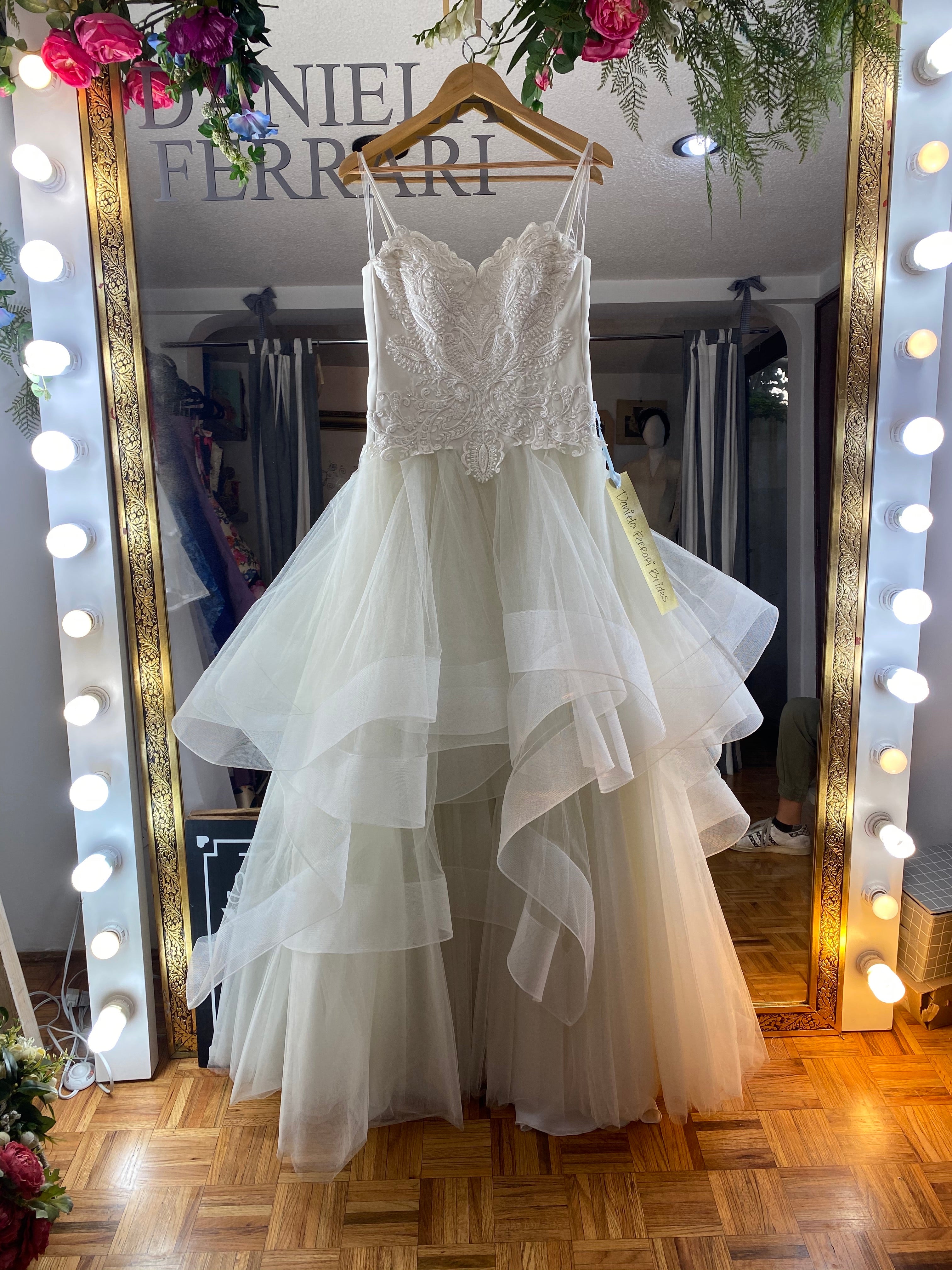 Dionysia vestido de novia