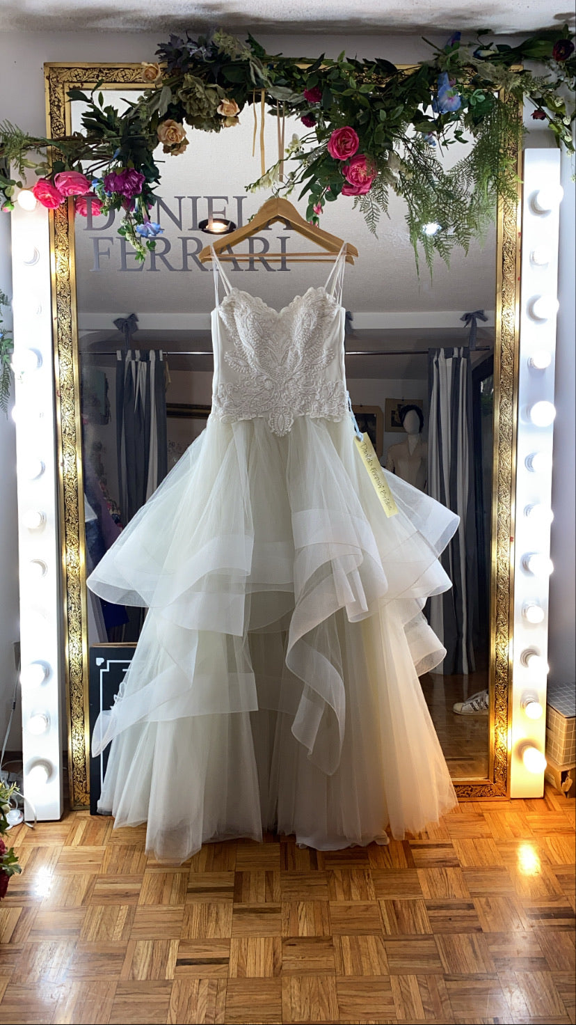 Dionysia vestido de novia