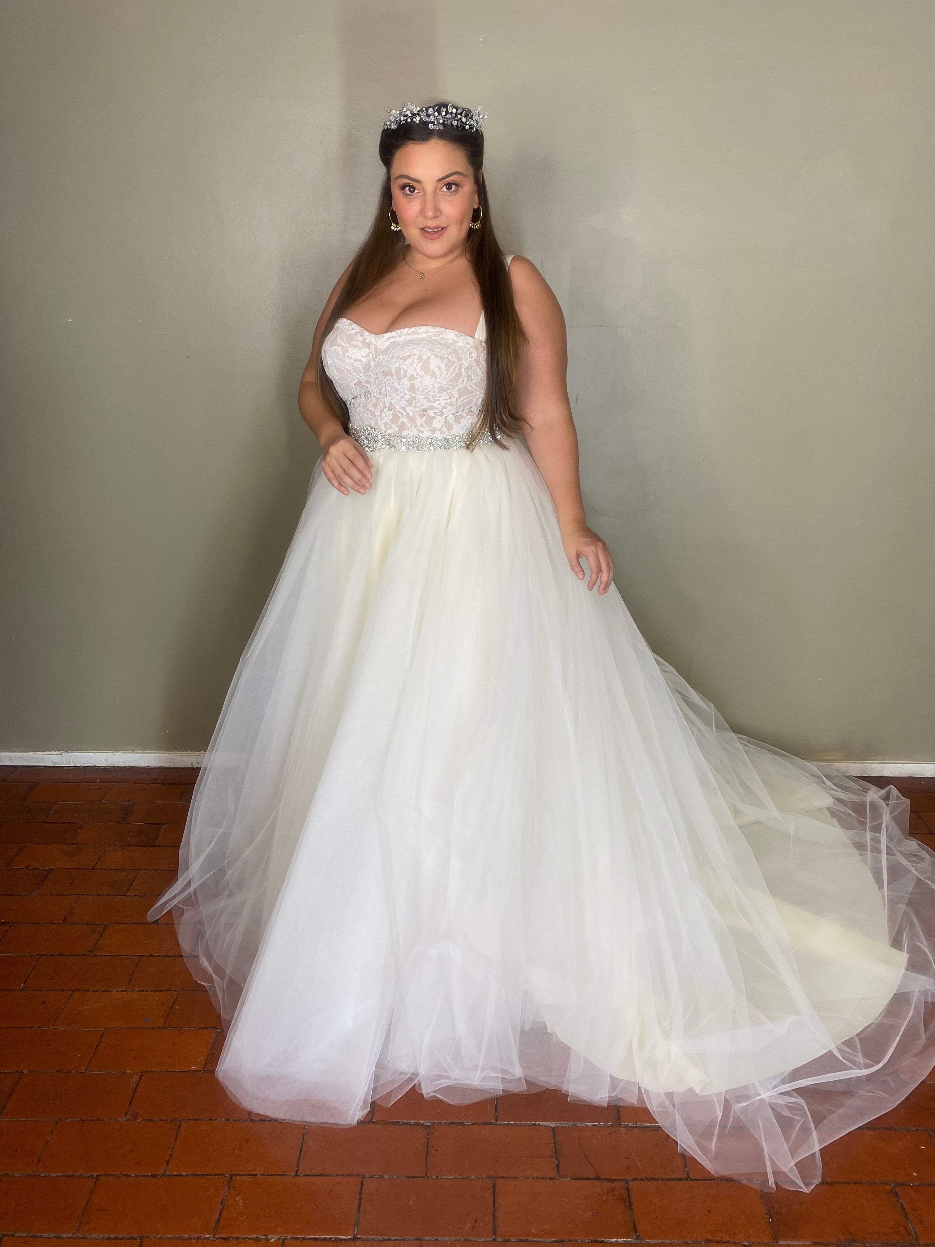 Zoe CURVY Archivo