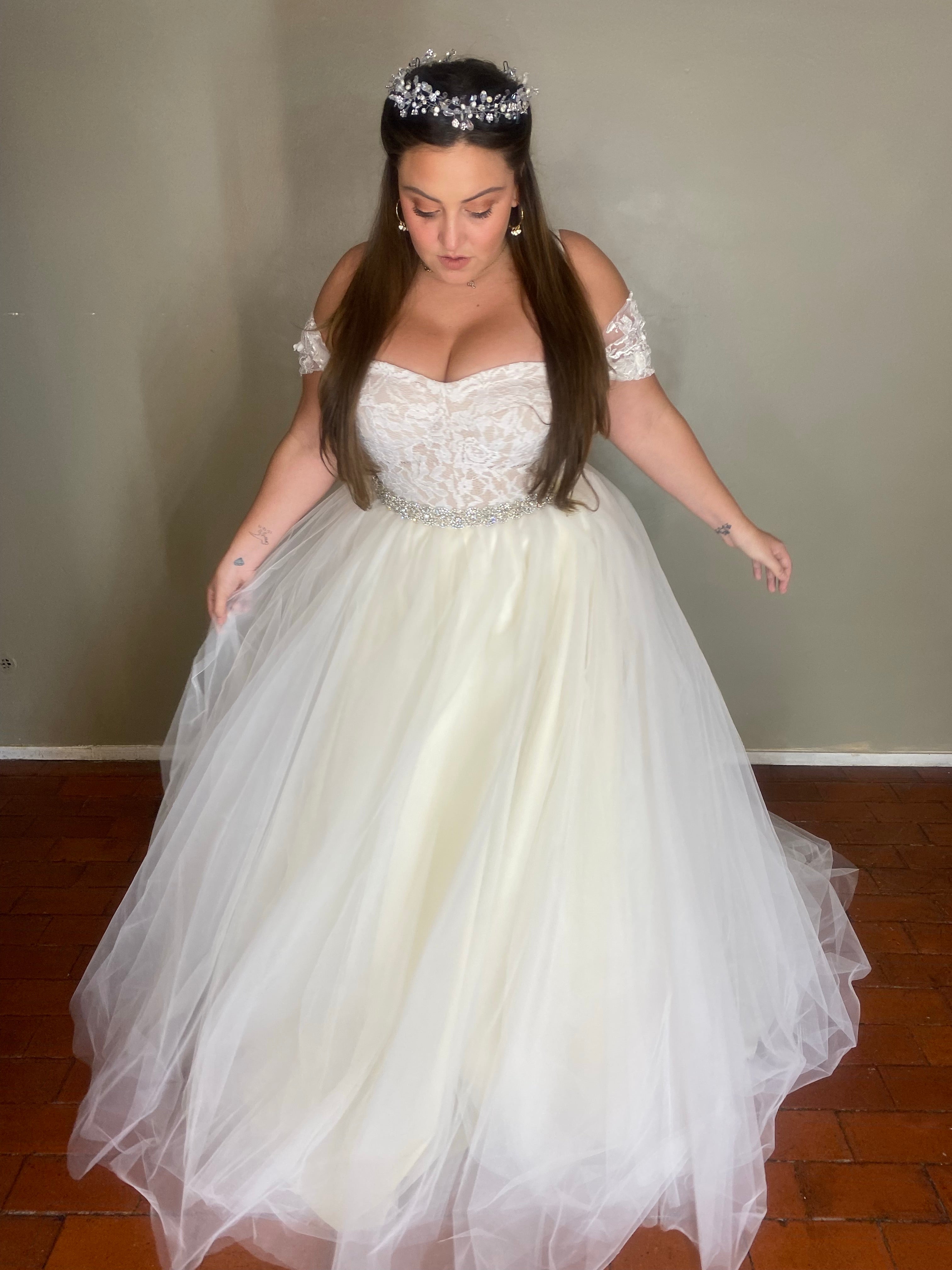 Zoe CURVY Archivo