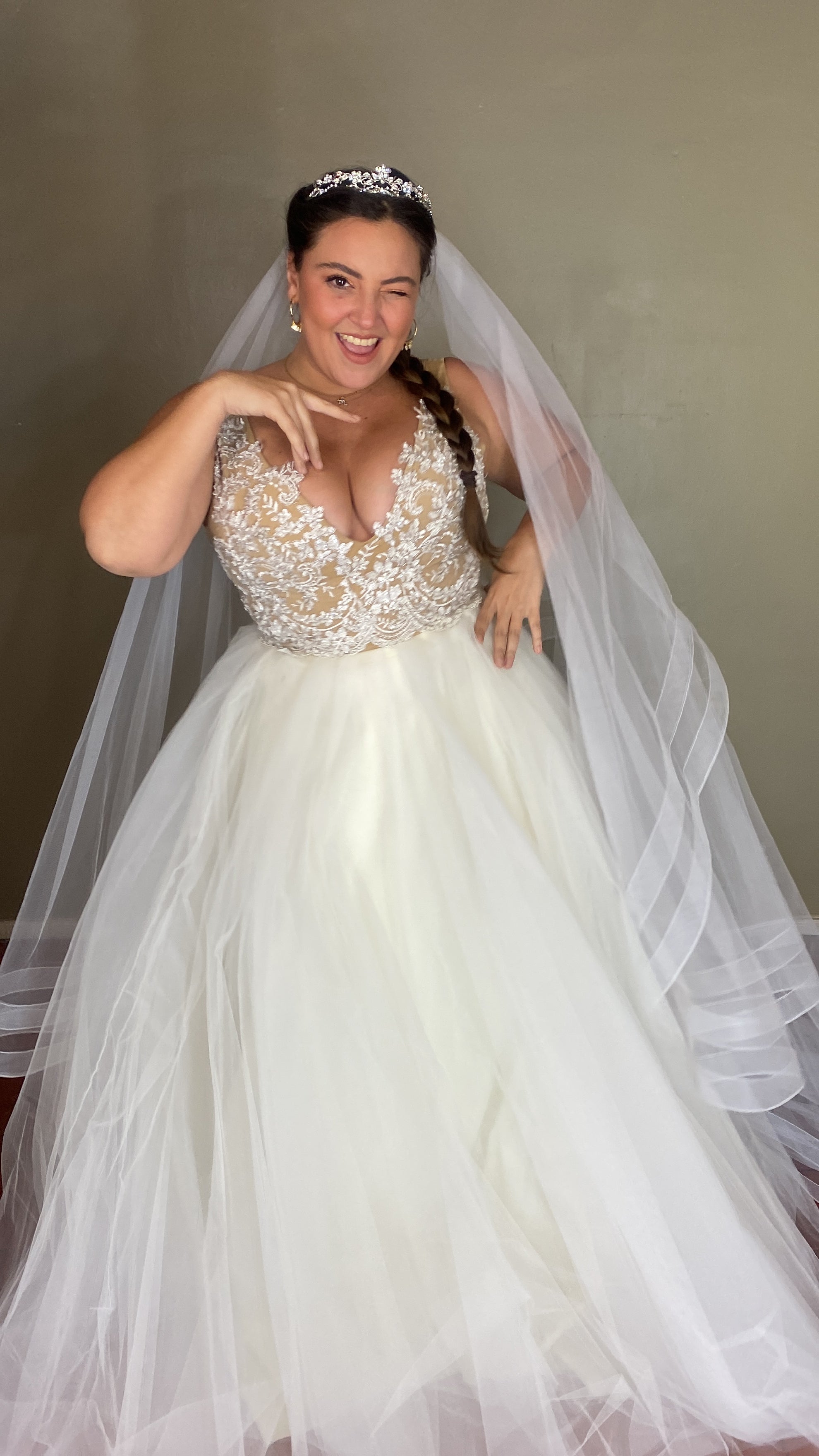 Kerttu CURVY vestido de novia SOLD