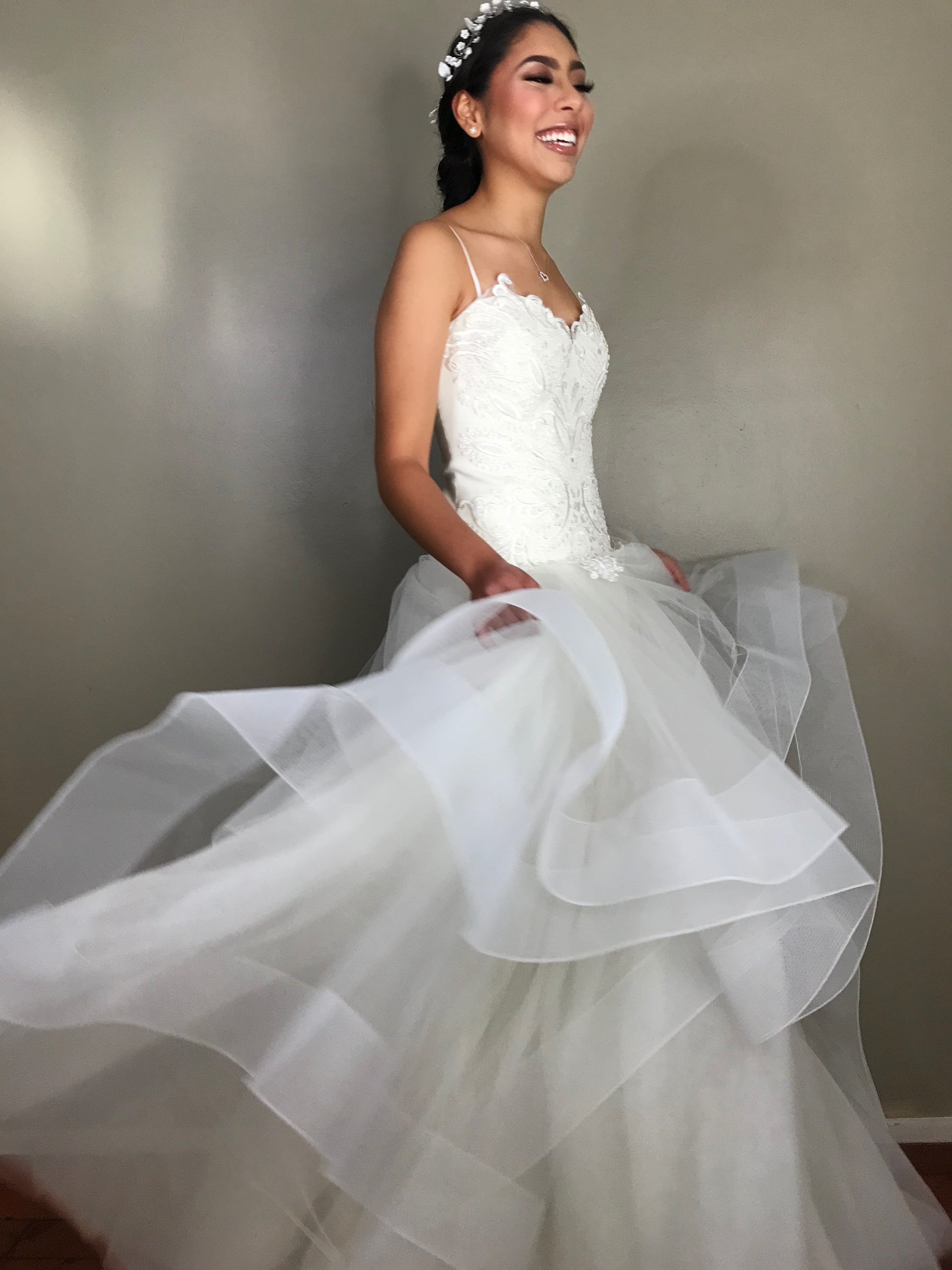 Dionysia vestido de novia