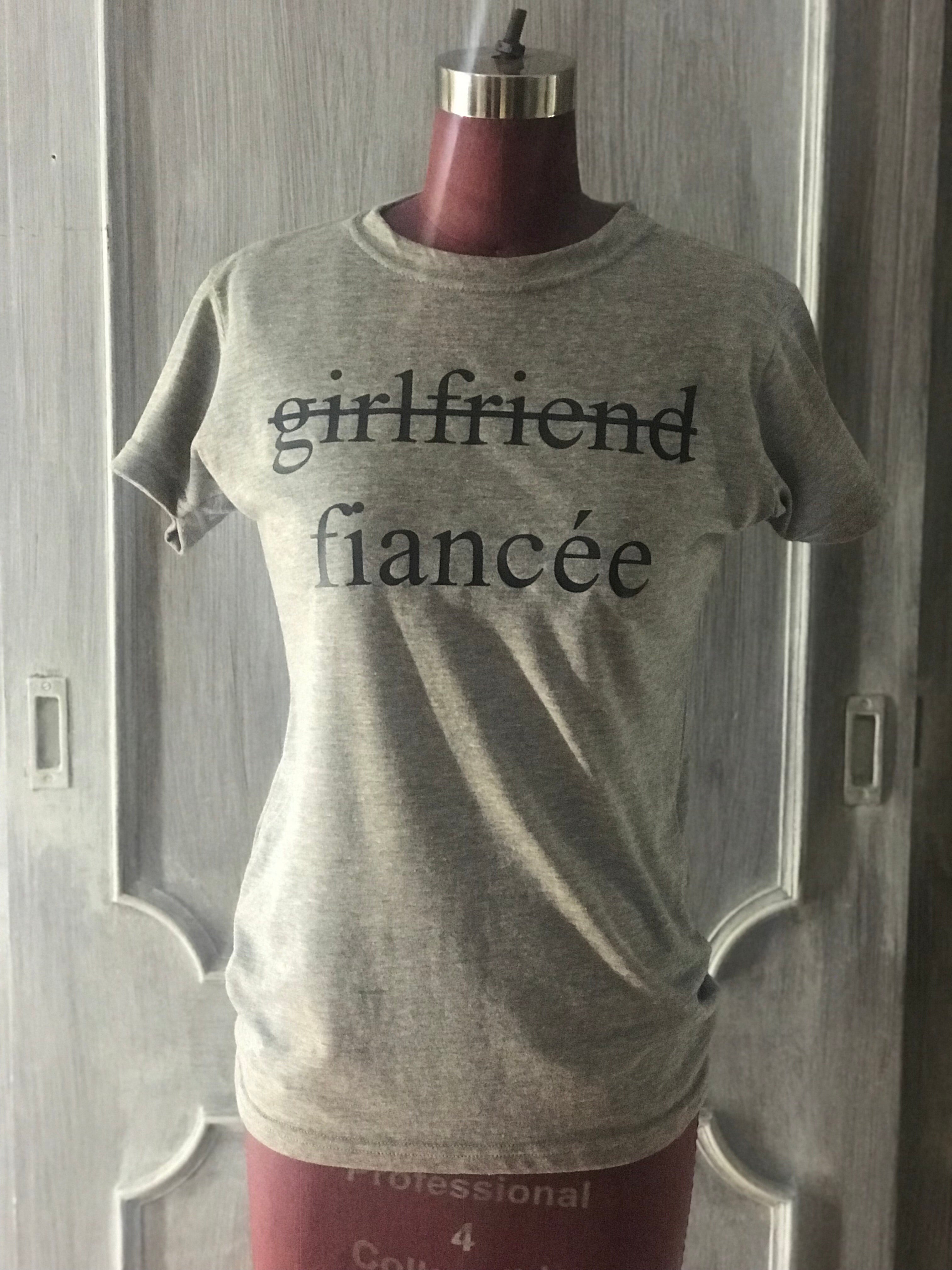 And now Fiancée T-shirt light gray