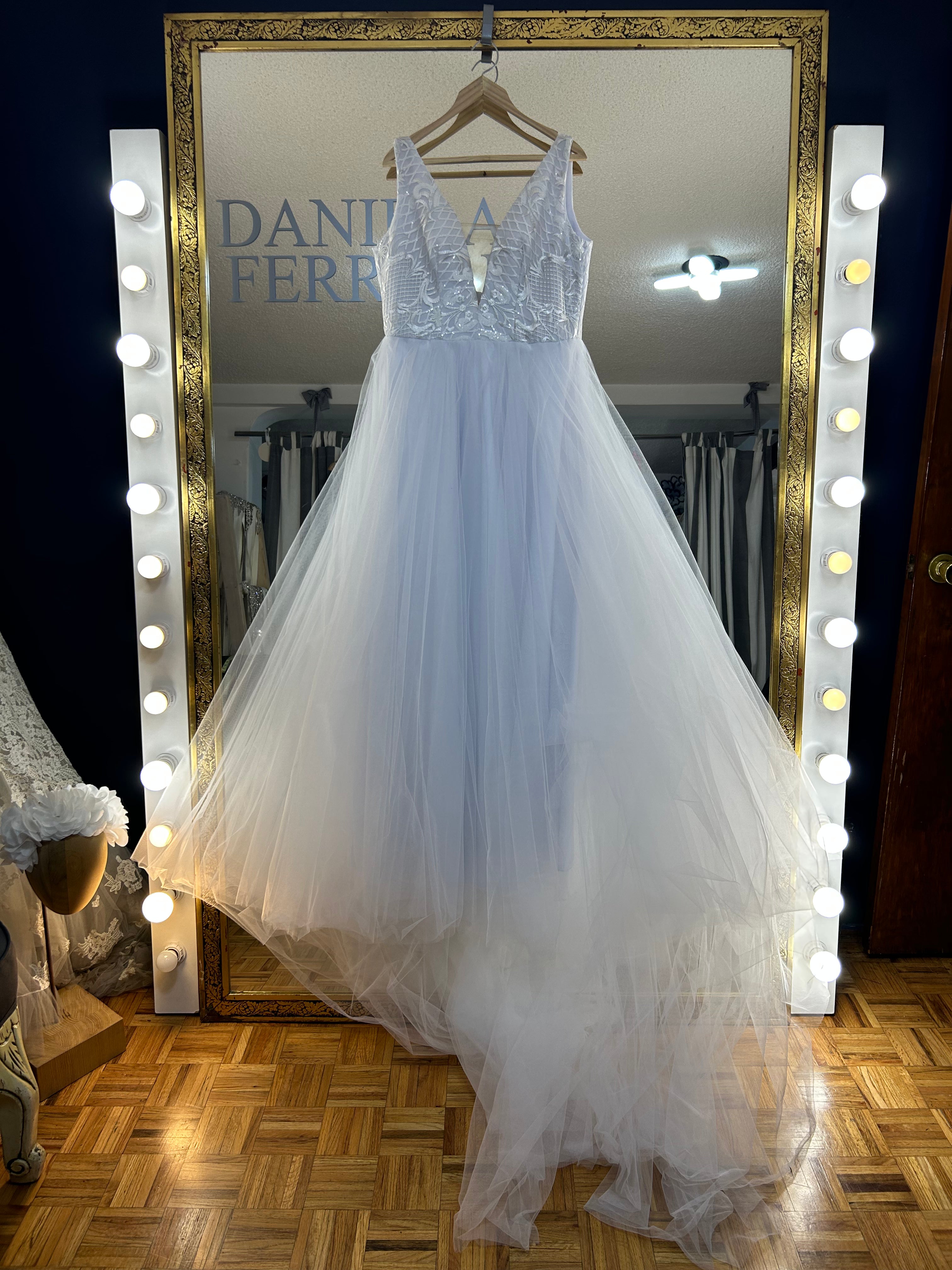 Stella Blanco y hueso vestido de novia