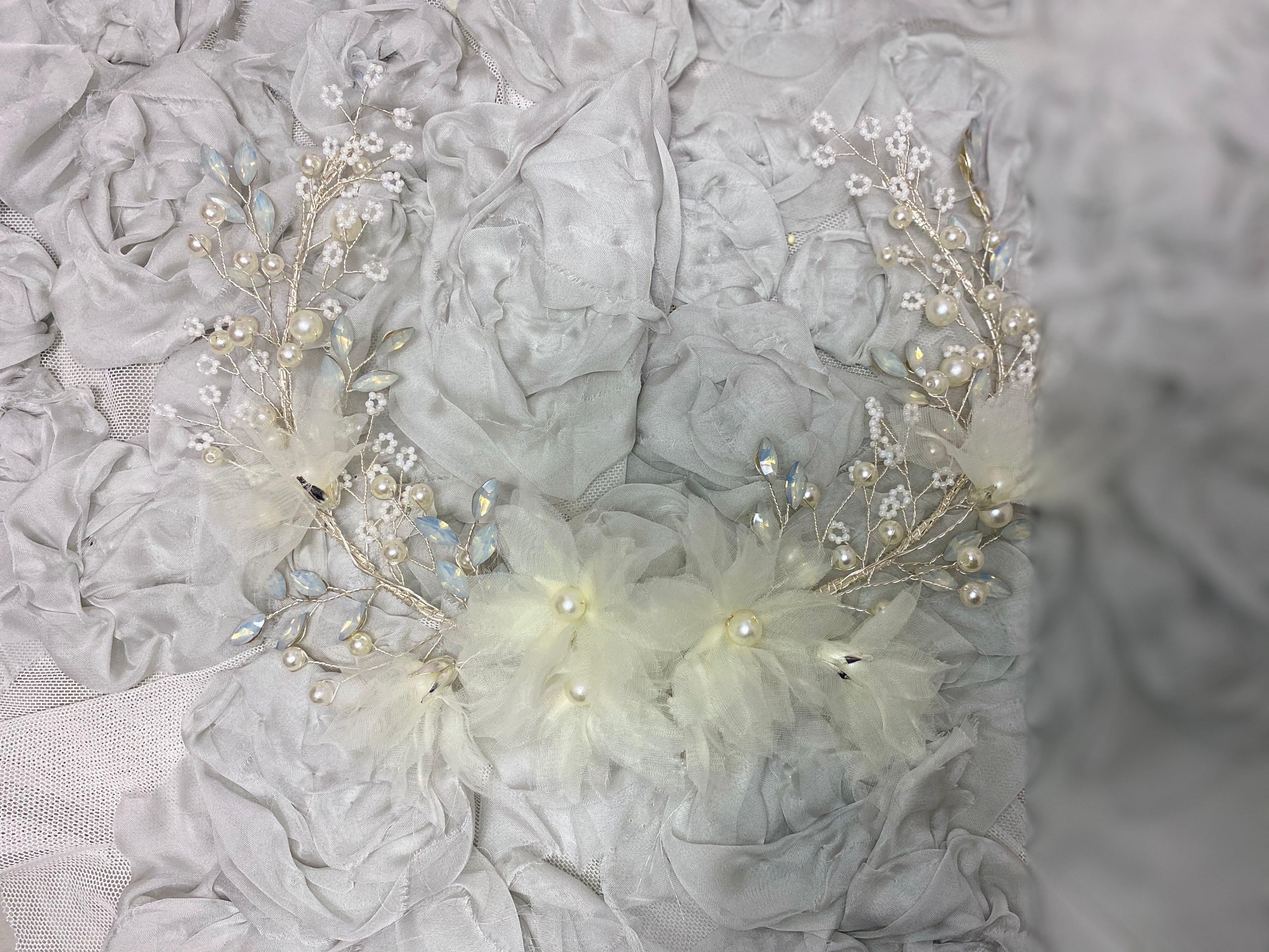 Halo flores tela  y perlitas Bettina