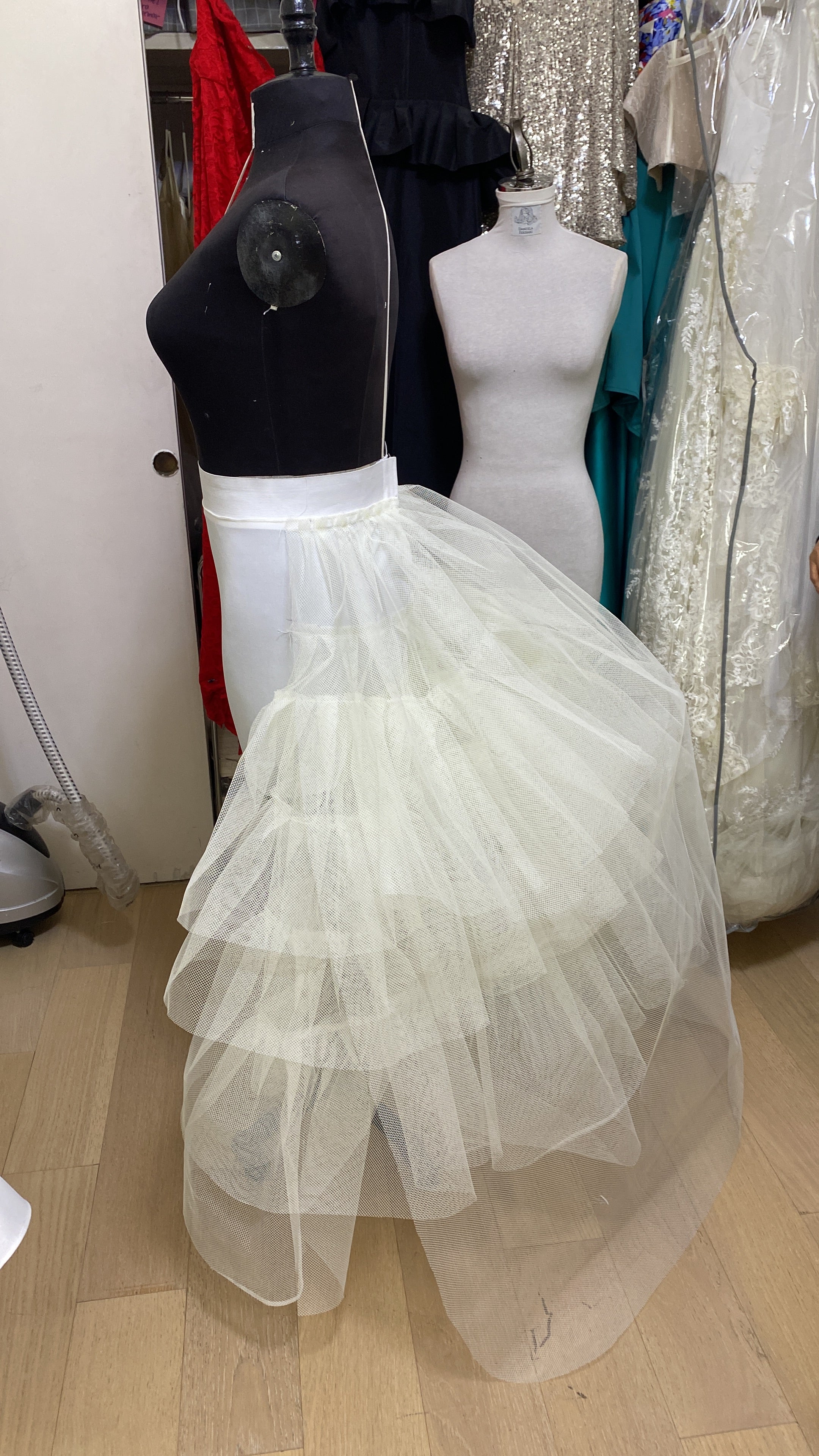 Miriñaque ( crinolina trasera )