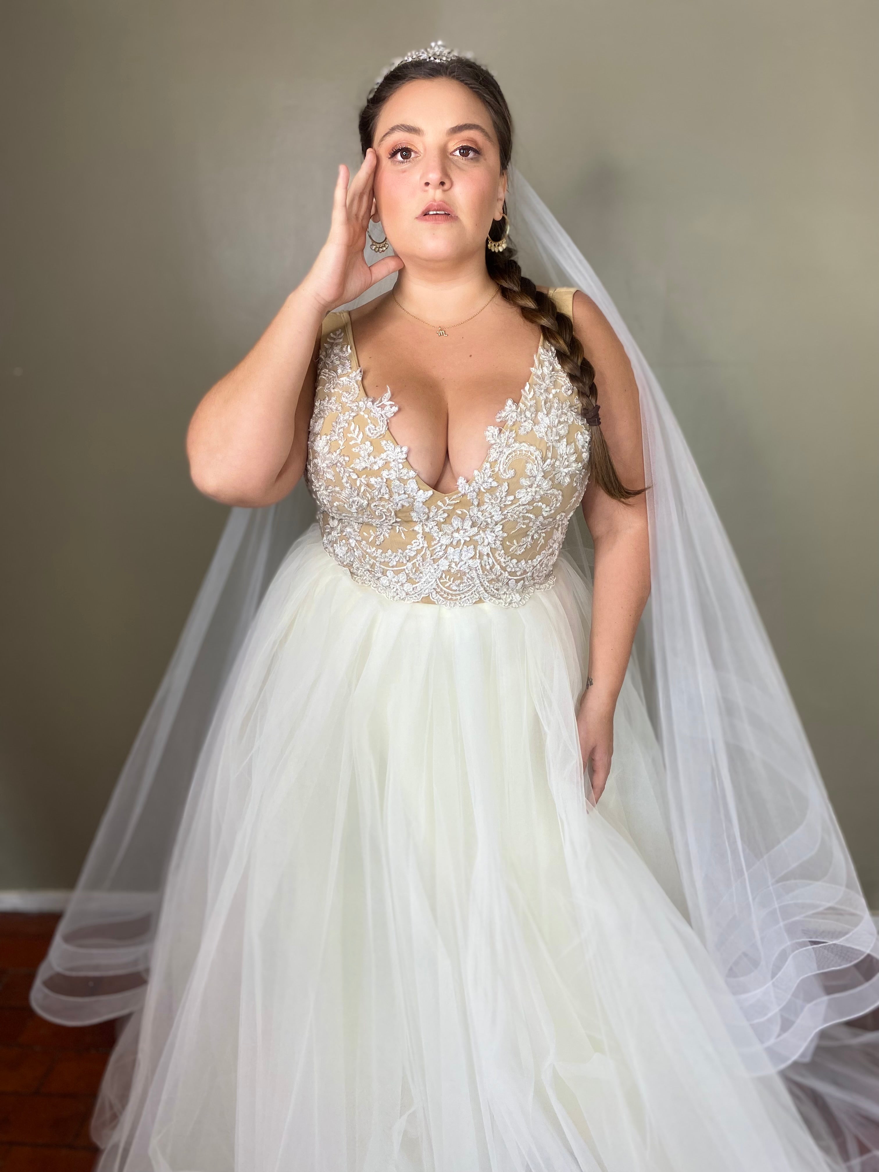 Kerttu CURVY vestido de novia SOLD
