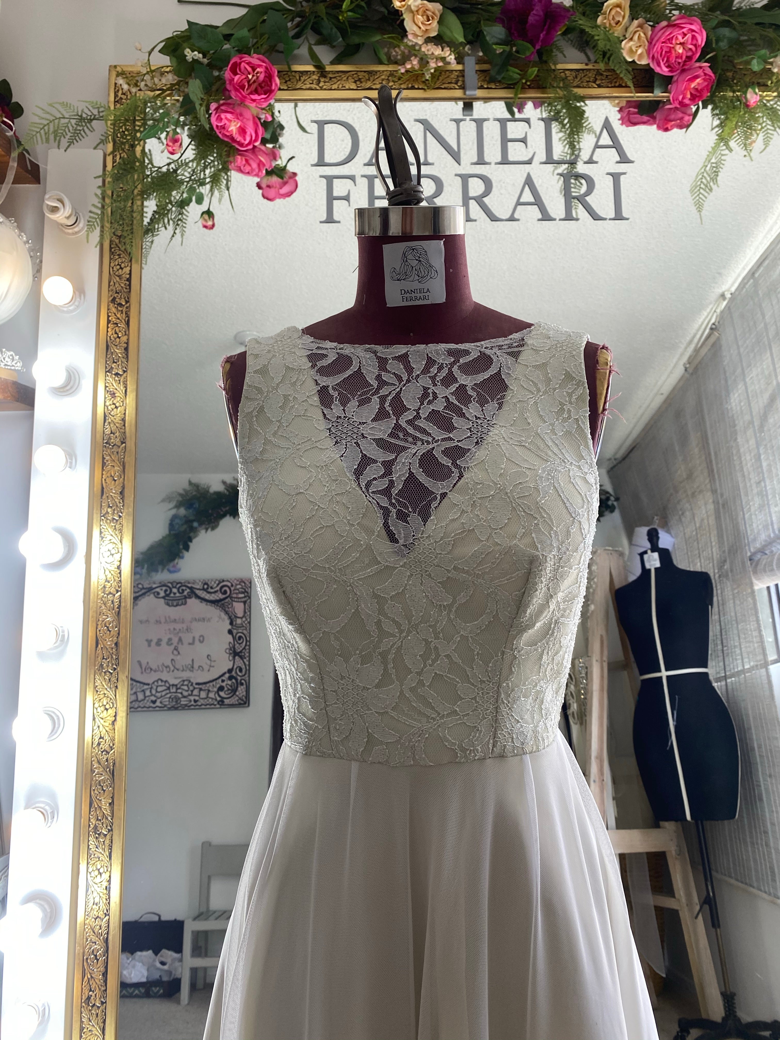 Parveen vestido civil