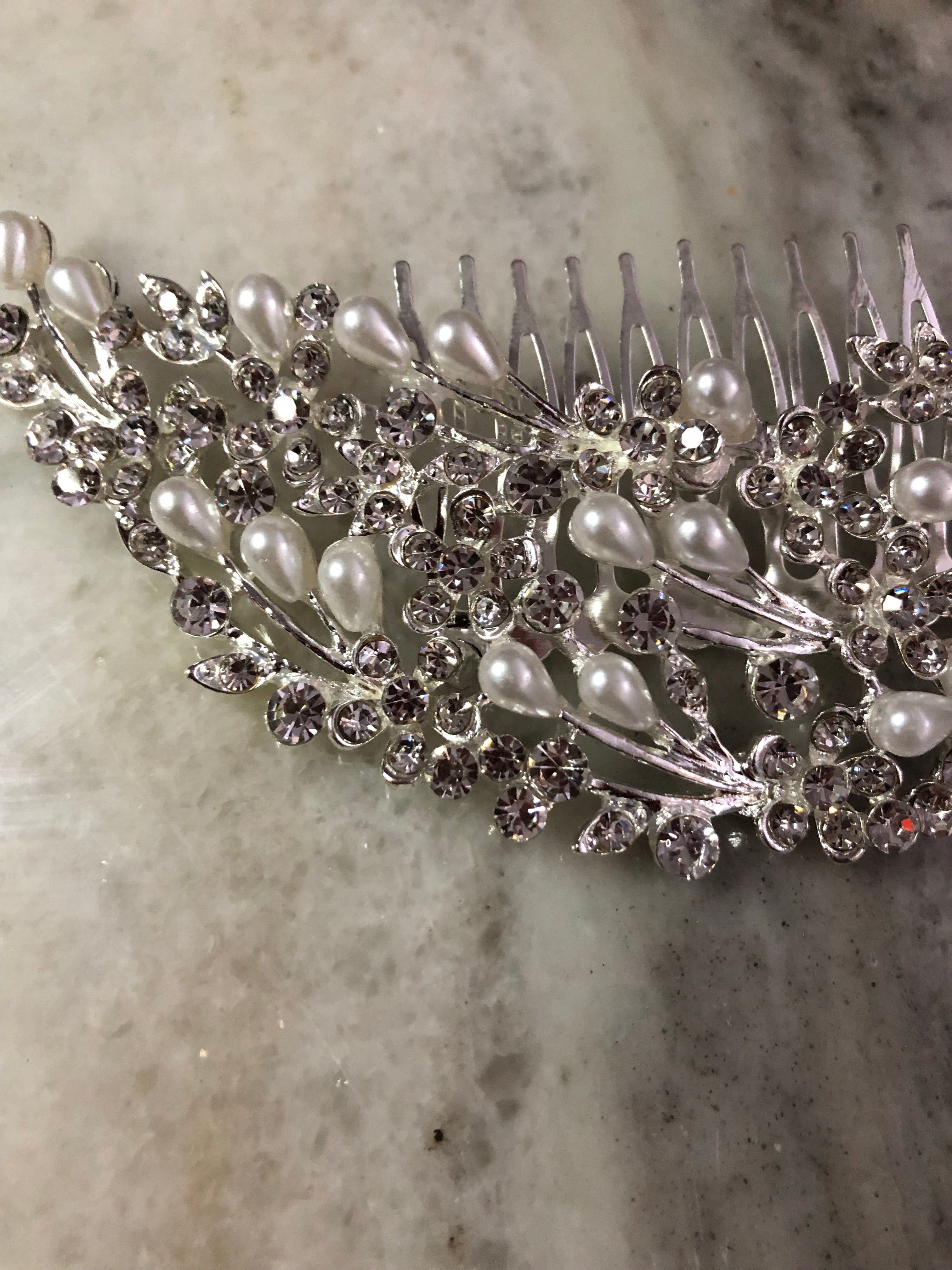 Peineta abanico perla