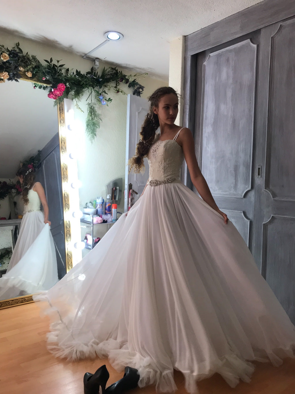 Maeianne chantilly bordado mesh