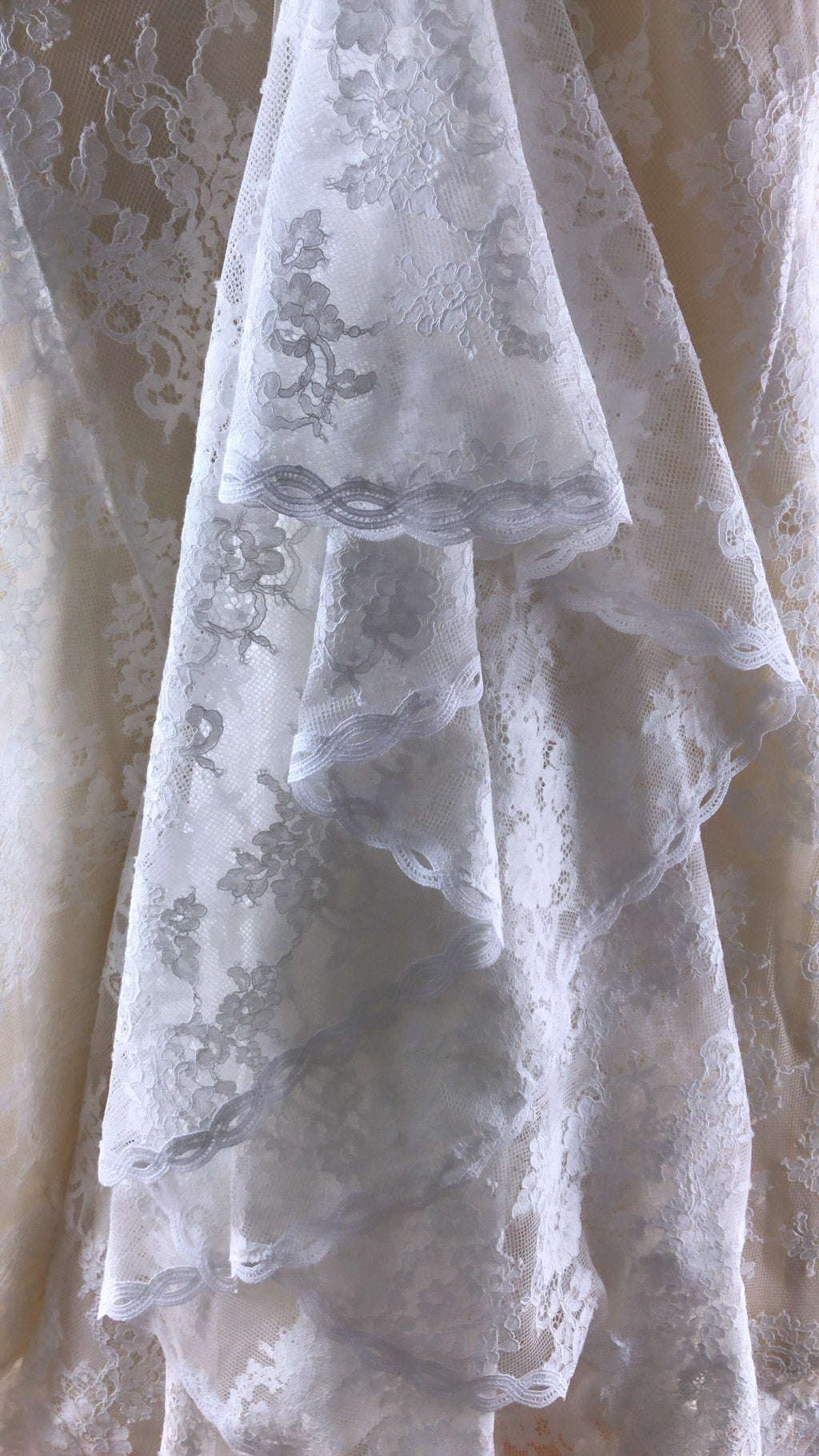 Flow Vestido de novia PETIT pieza única