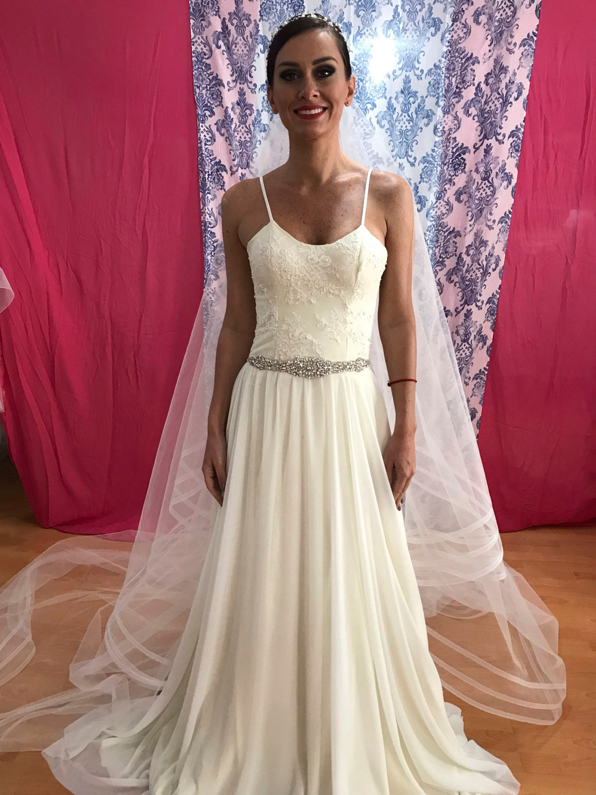 Angelica Vestido de novia gasa seda chantilly